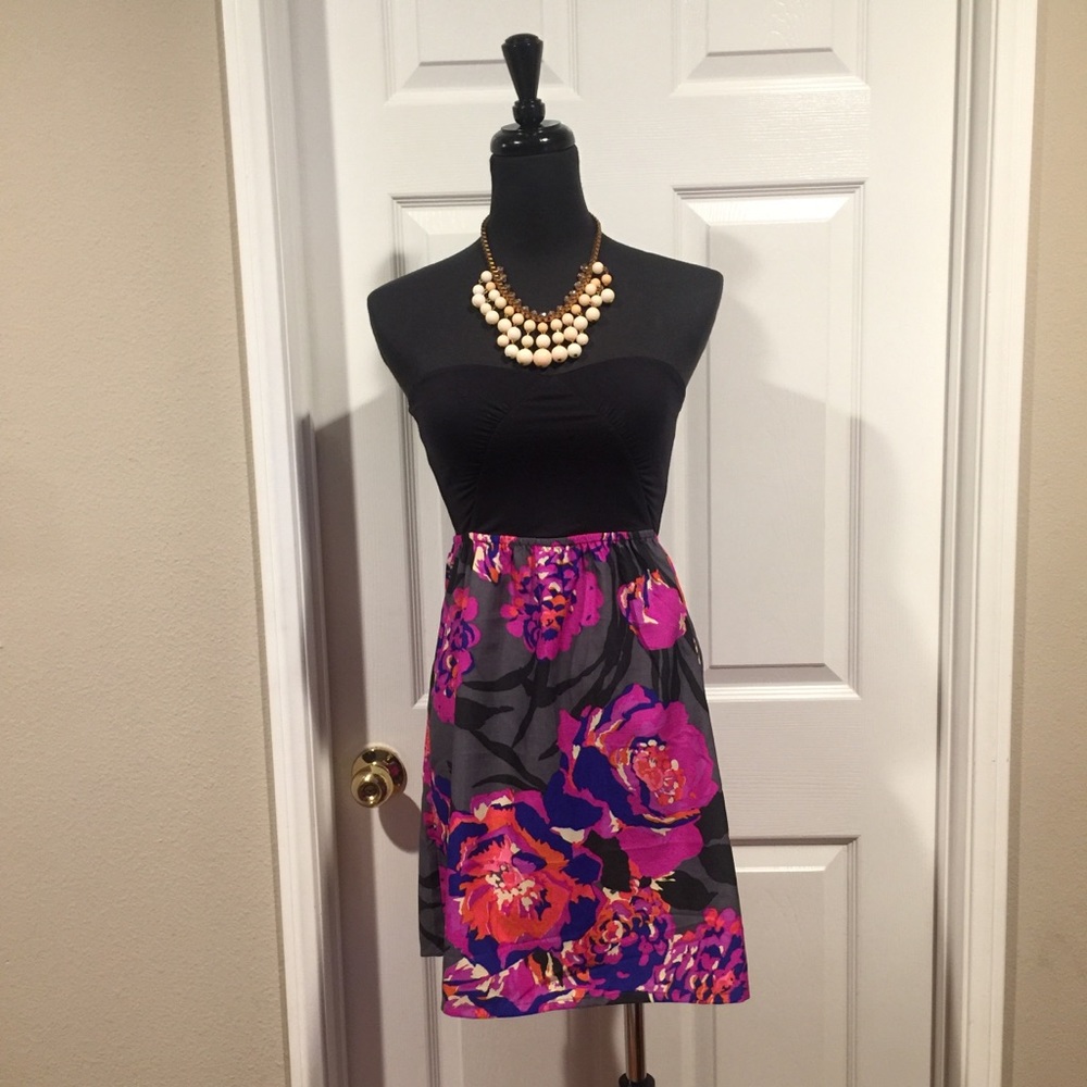 Roxy Strapless floral dress, top part is black